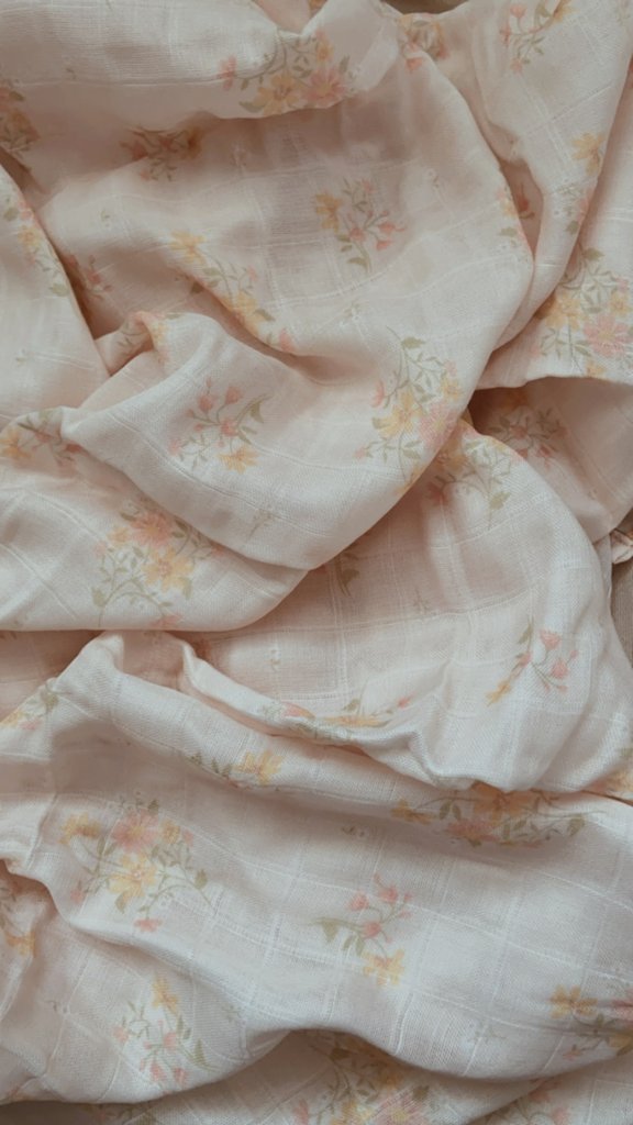 Vanilla Posy Swaddle